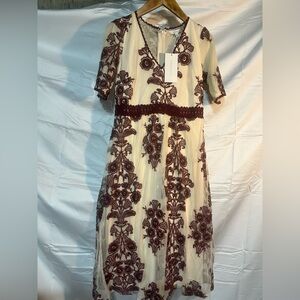 Lucy Paris Elegant Floral Embroidered Dress
Christmas holiday party dress